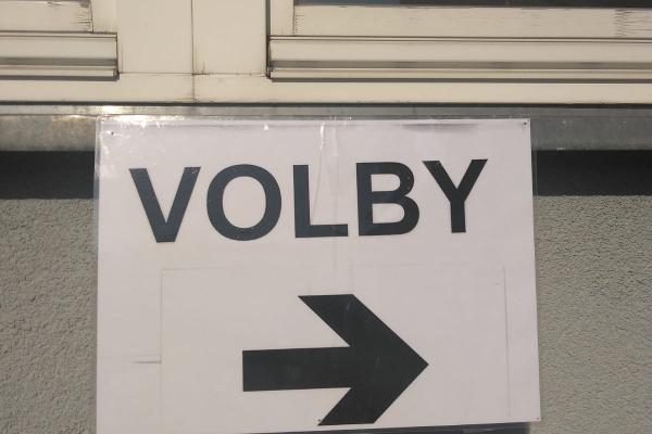 Navigátor k volební místnosti, ilustrační foto